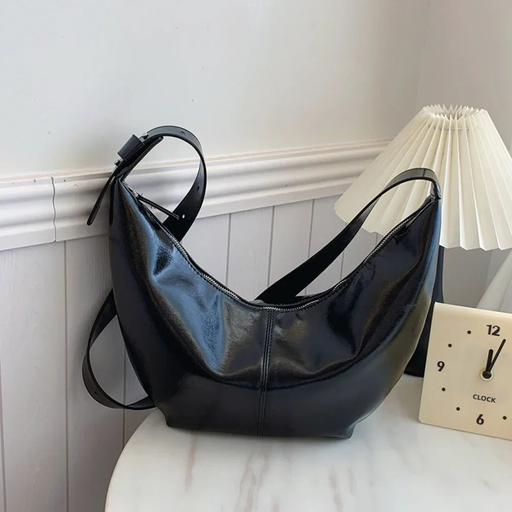 Ava Luxe Hobo Handtas